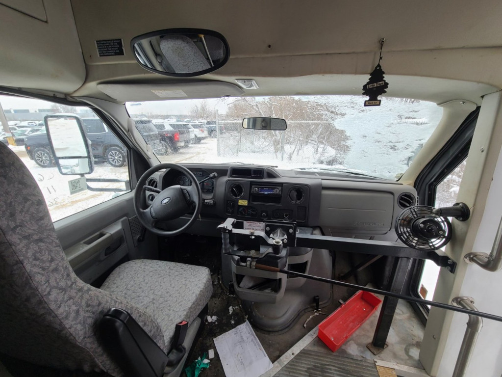 2011-Ford-Econoline Commercial Cutaway