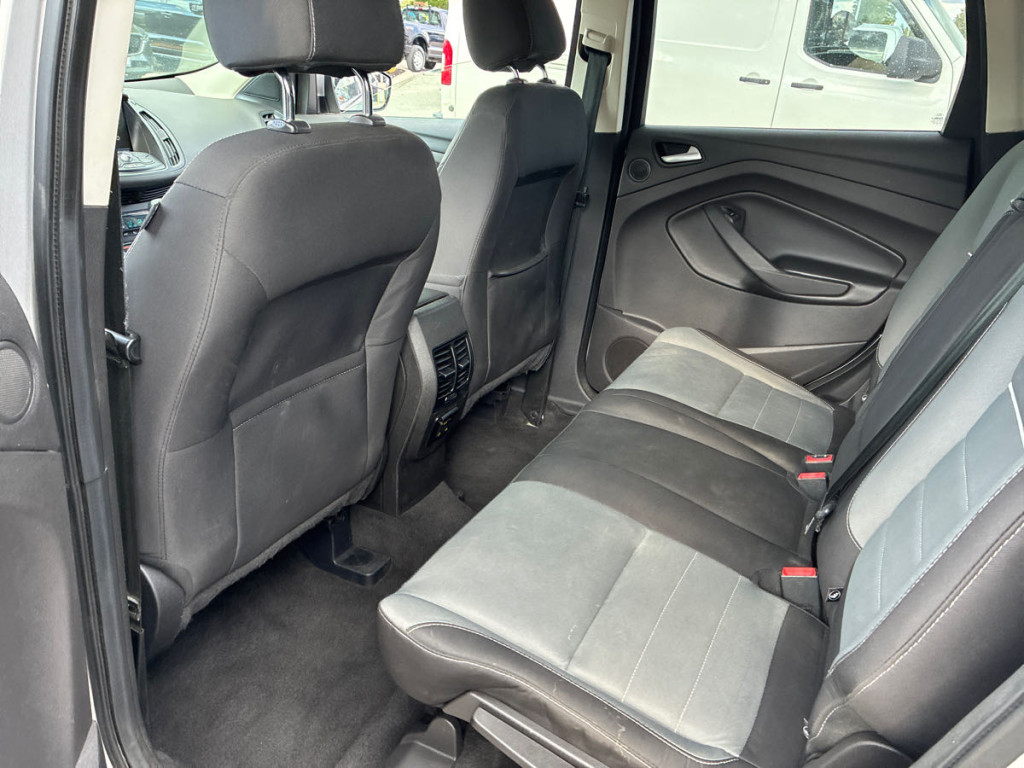 2015-Ford-Escape