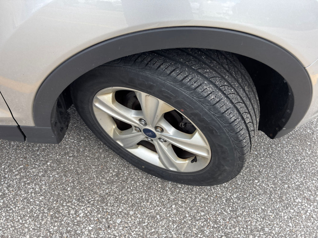 2015-Ford-Escape