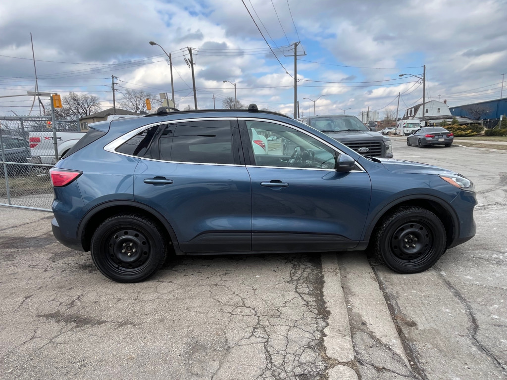 2020-Ford-Escape Hybrid