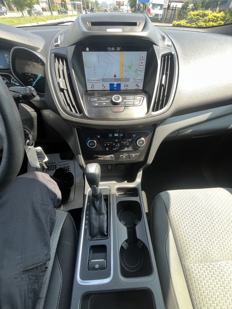 2017-Ford-Escape