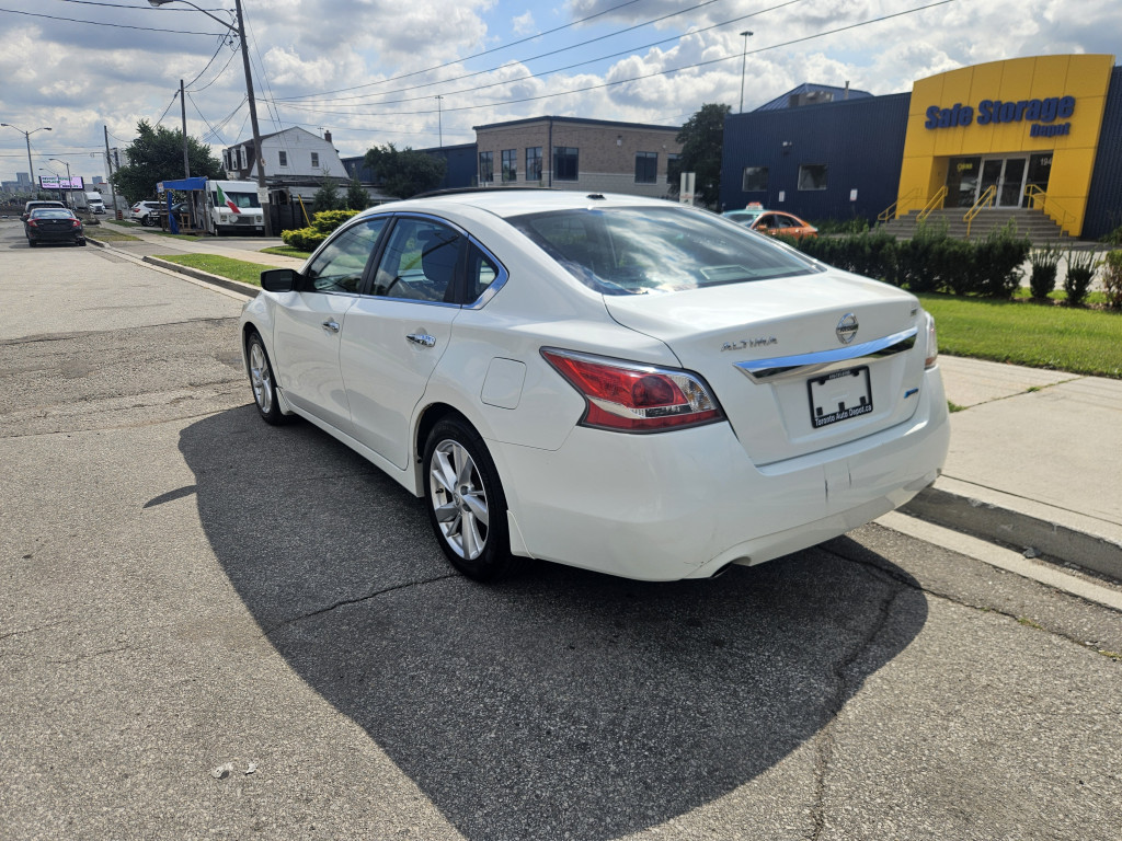 2015-Nissan-Altima