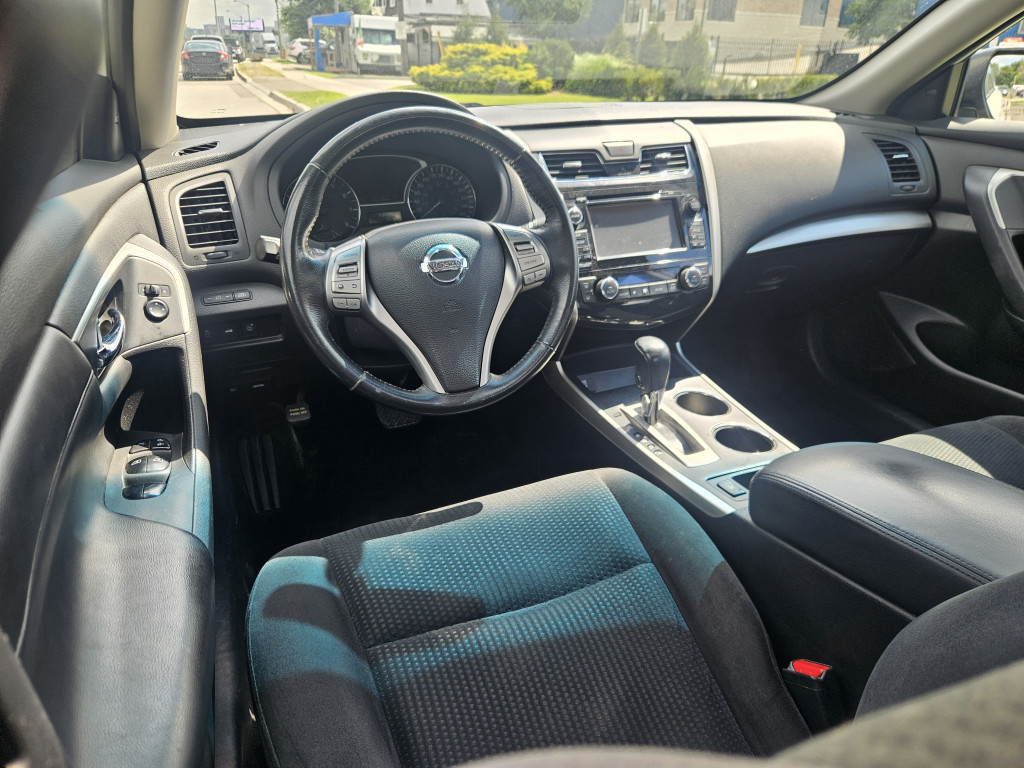2015-Nissan-Altima