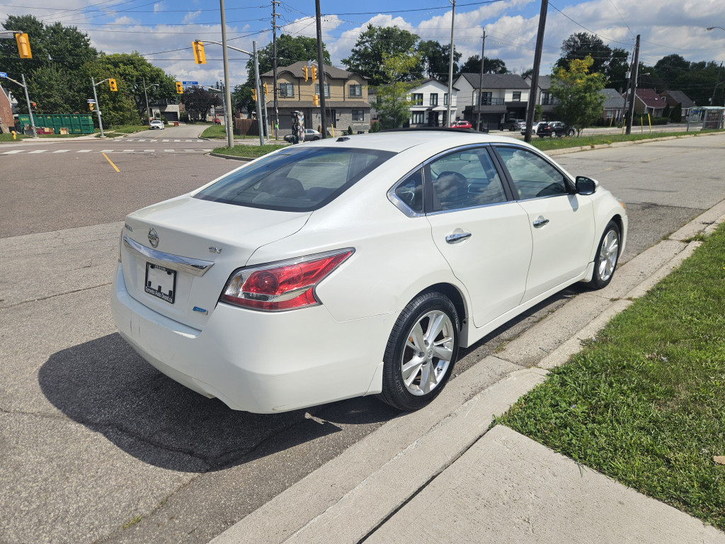 2015-Nissan-Altima