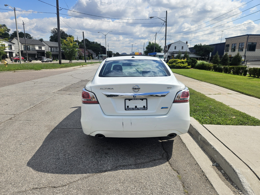 2015-Nissan-Altima