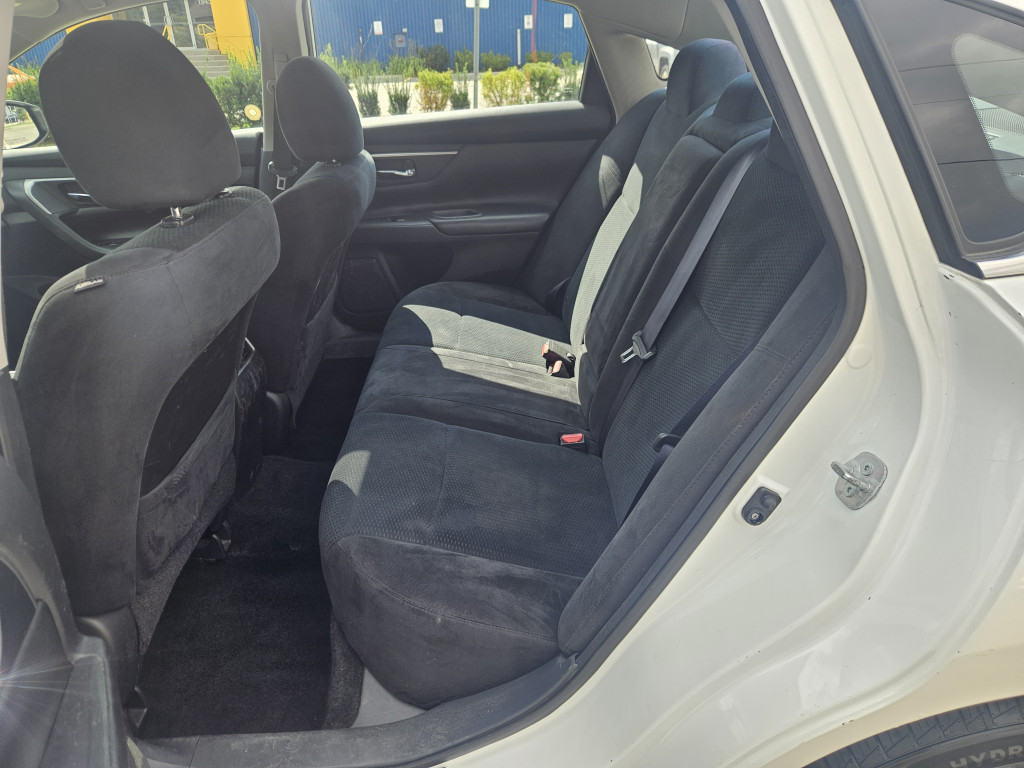2015-Nissan-Altima