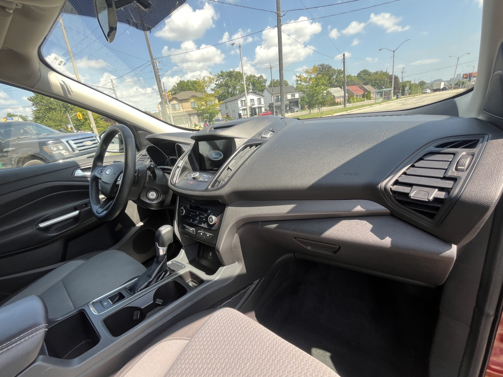 2017-Ford-Escape