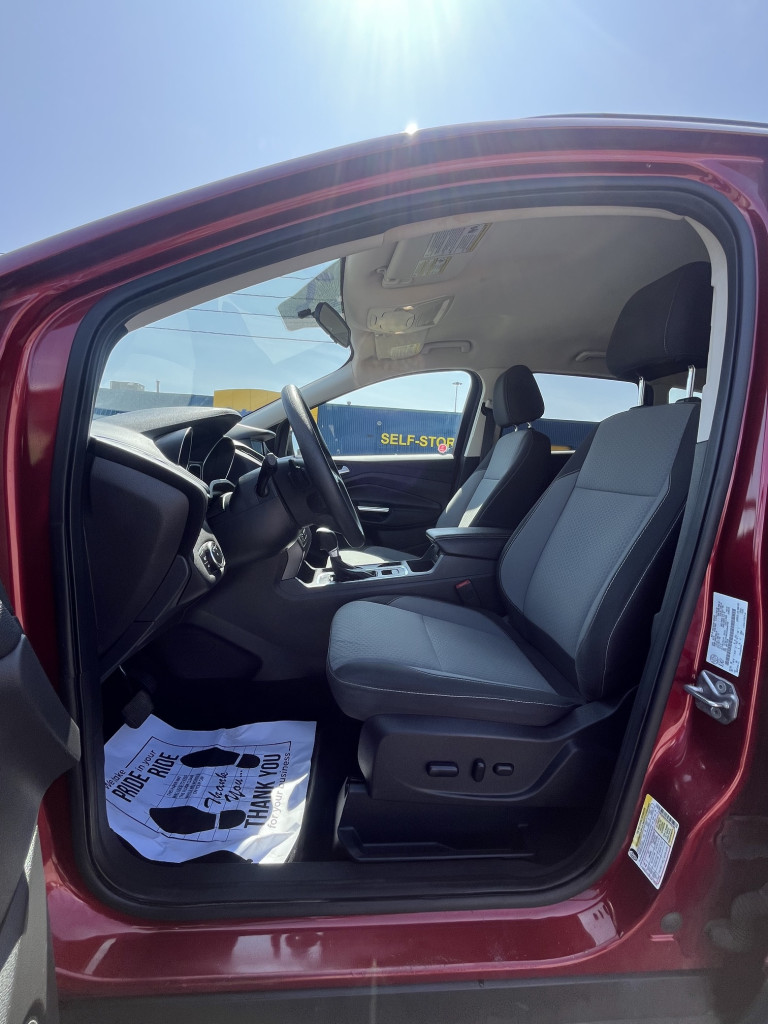 2017-Ford-Escape