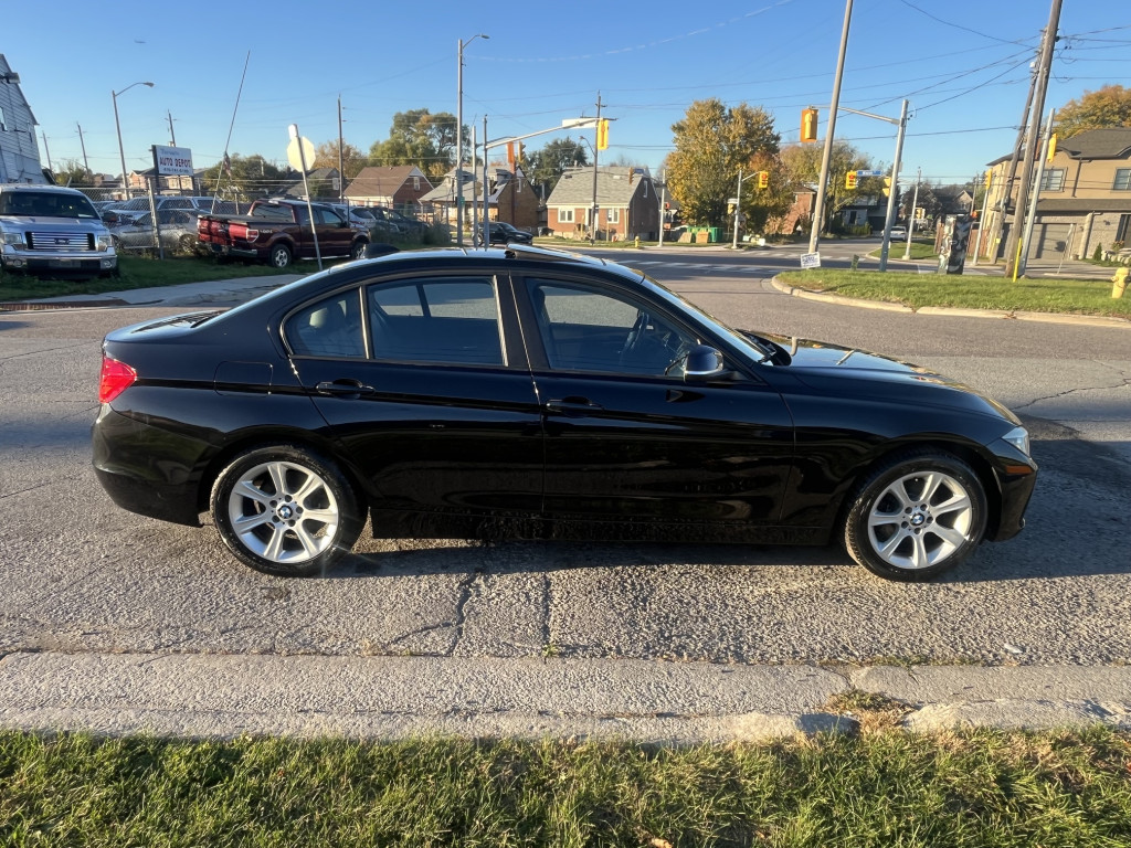 2012-BMW-320i