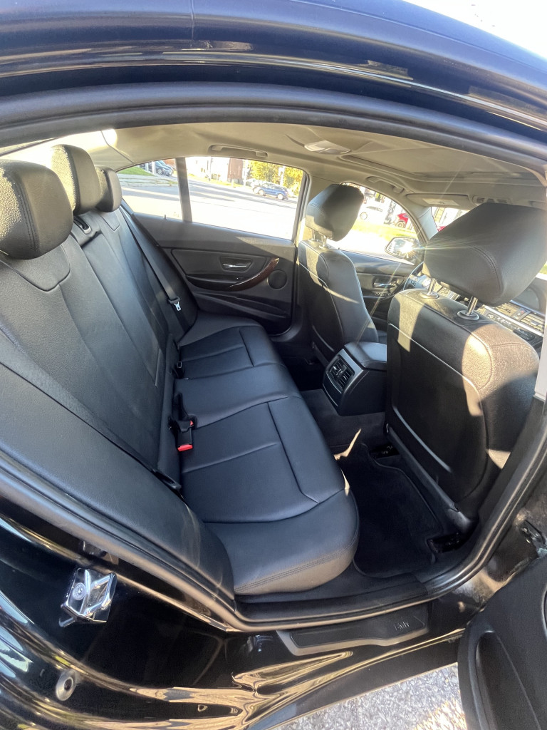 2012-BMW-320i