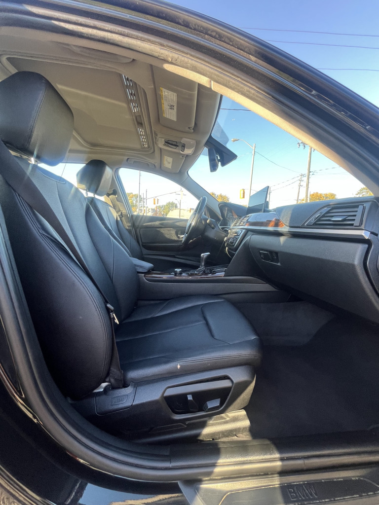 2012-BMW-320i