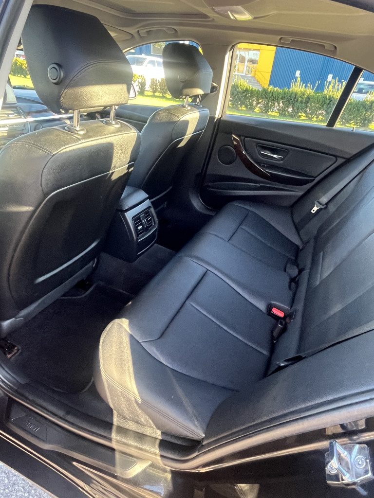 2012-BMW-320i