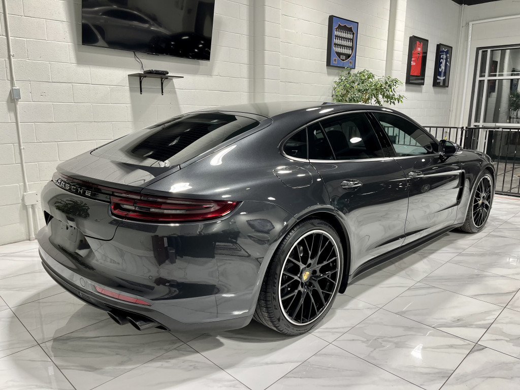 2018 Porsche Panamera