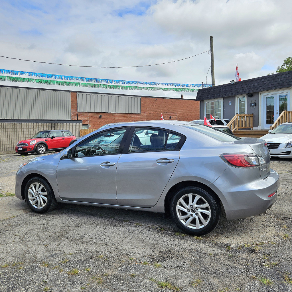 2013 Mazda MAZDA3