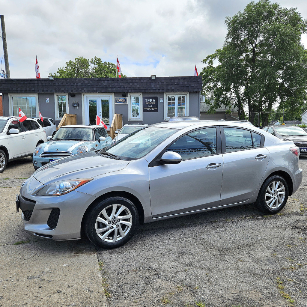 2013 Mazda MAZDA3