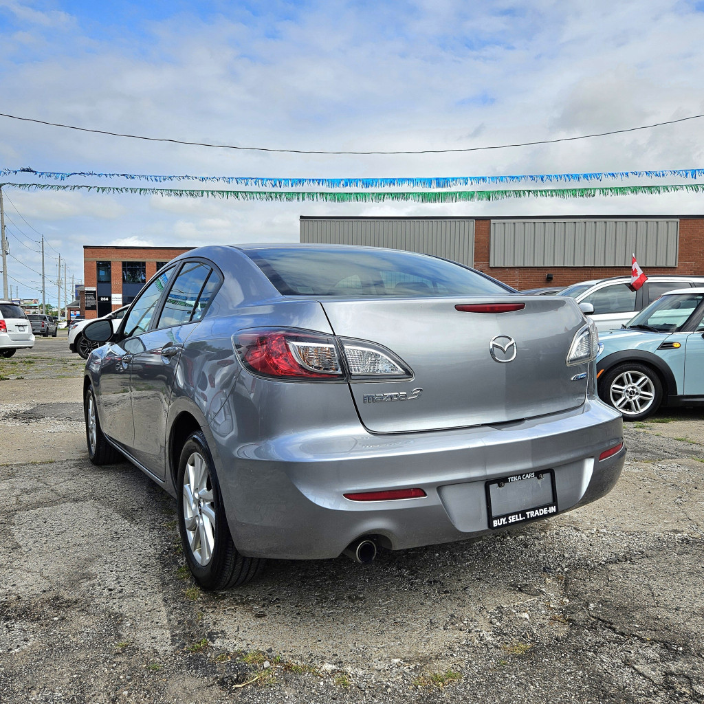 2013 Mazda MAZDA3