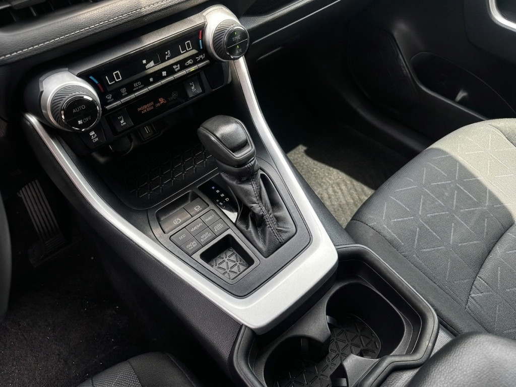 2020-Toyota-RAV4
