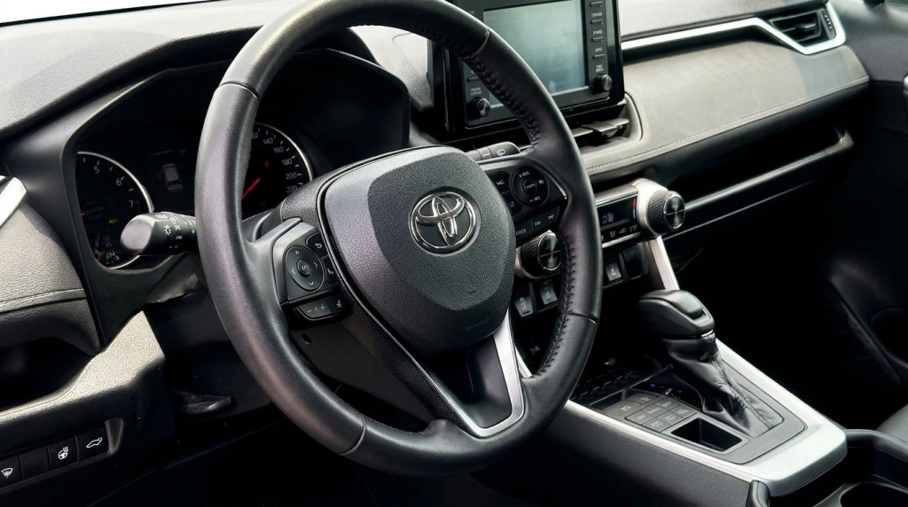 2020-Toyota-RAV4