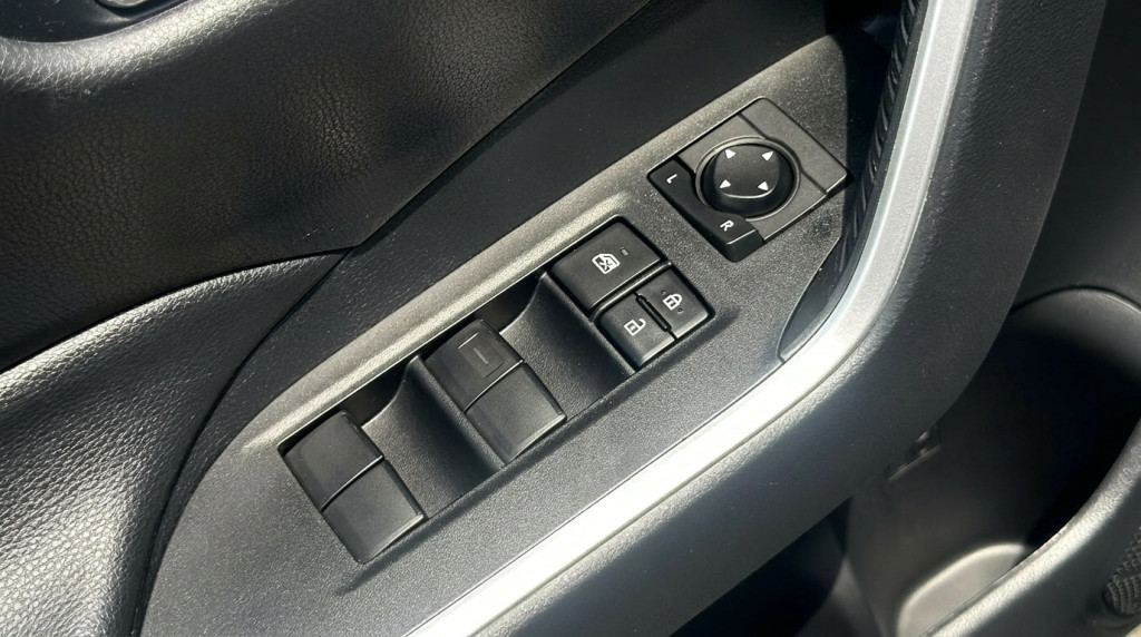 2020-Toyota-RAV4