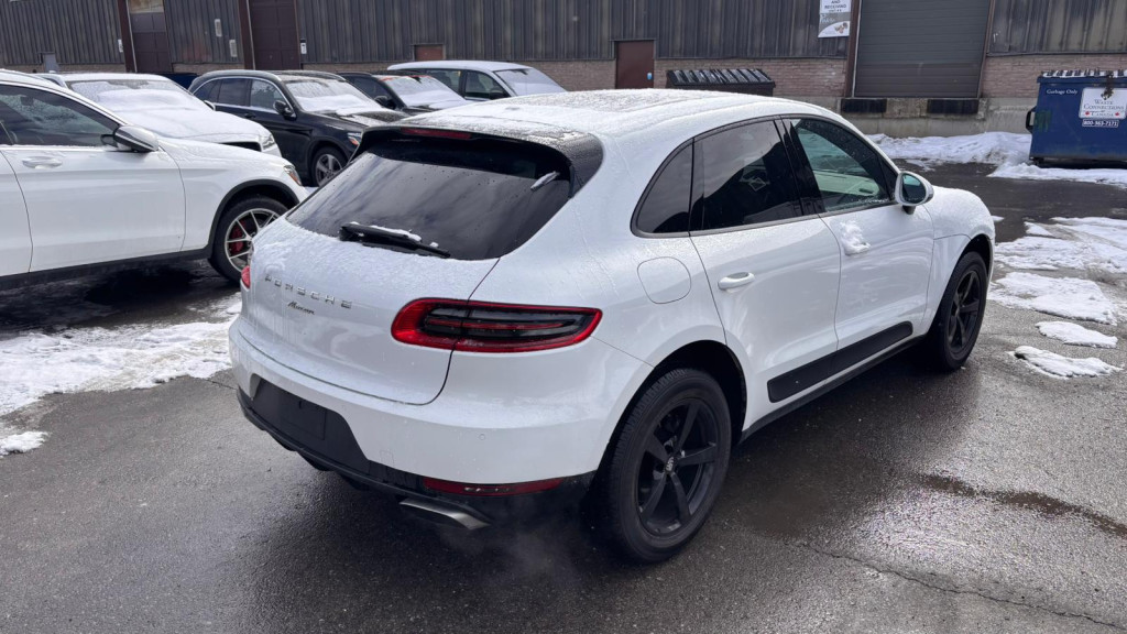 2017 Porsche Macan