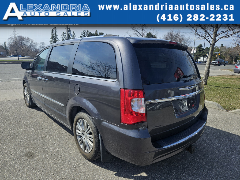 2014 Chrysler Town & Country