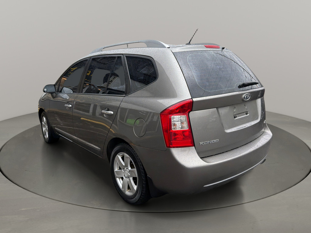 2011 Kia Rondo