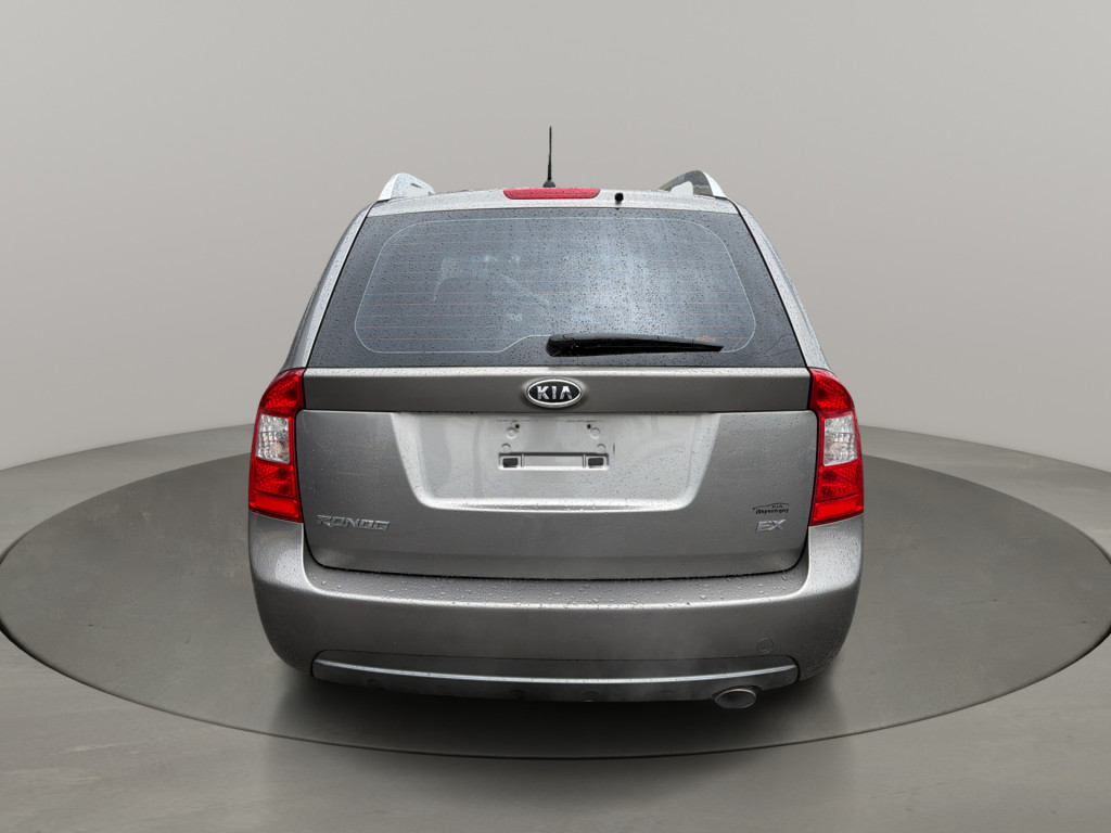 2011 Kia Rondo