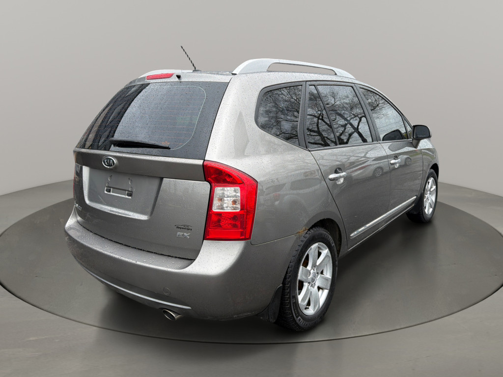 2011 Kia Rondo