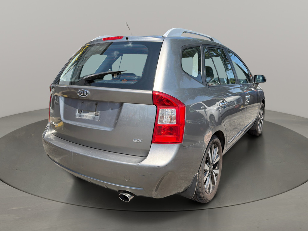 2011 Kia Rondo