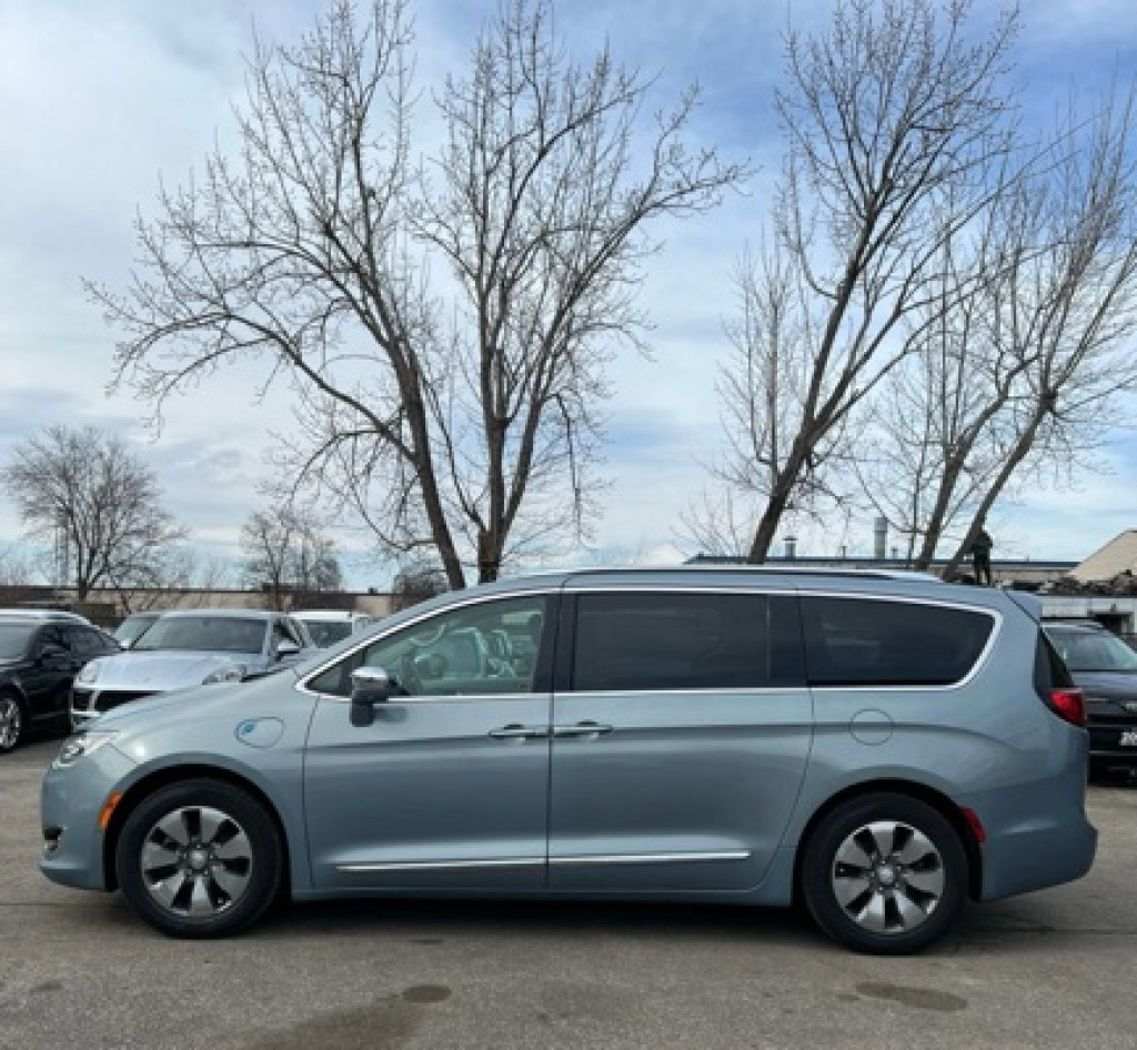 2017 Chrysler Pacifica Hybrid
