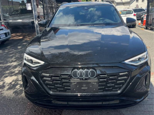 2024 Audi SQ8