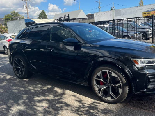 2024 Audi SQ8