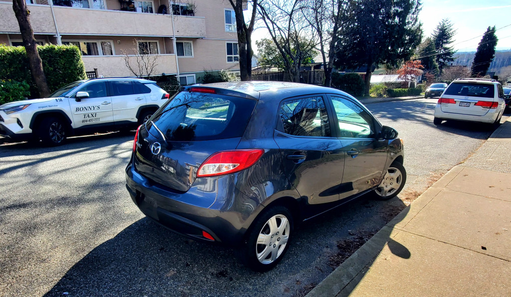 2013 Mazda MAZDA2