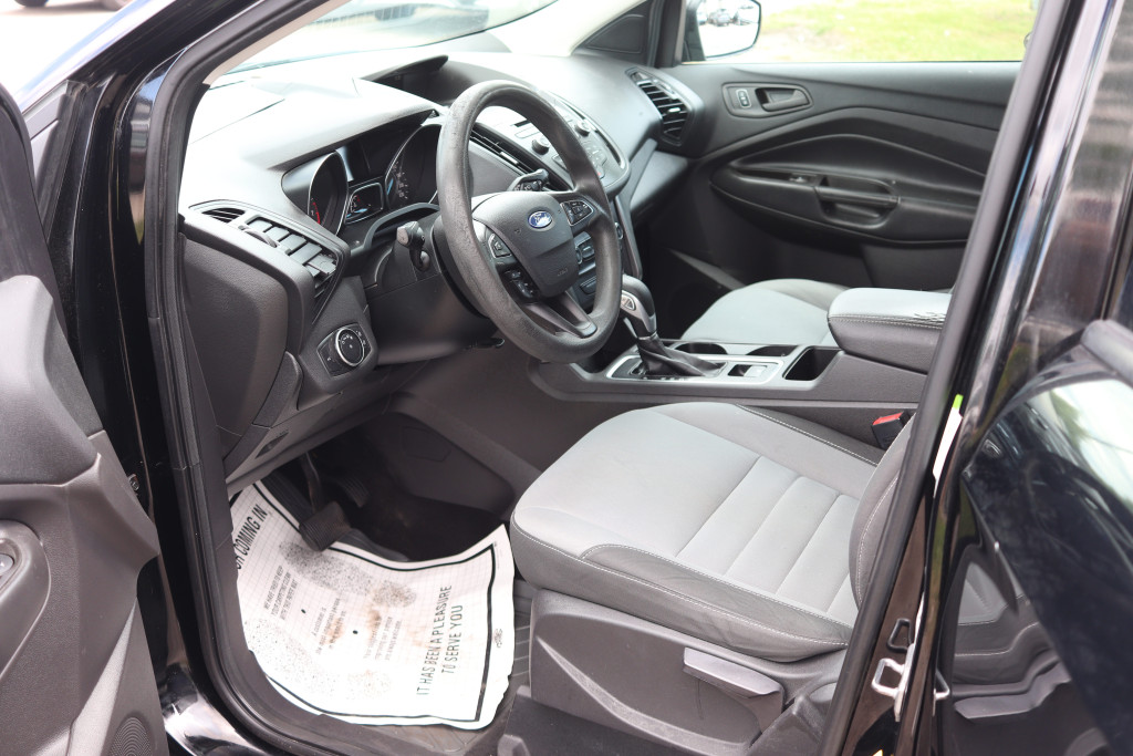 2017-Ford-Escape