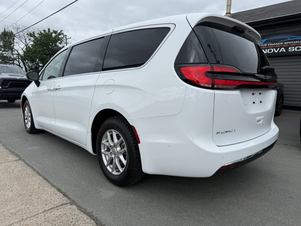 2024 Chrysler Pacifica