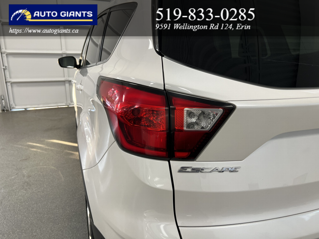 2019 Ford Escape | Auto Giants — thumbnail 22