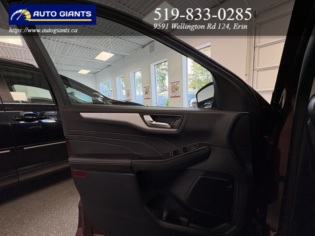 2021 Ford Escape | Auto Giants — thumbnail 18