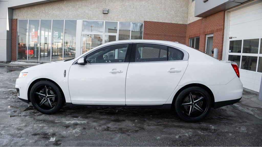 2011 Lincoln MKS