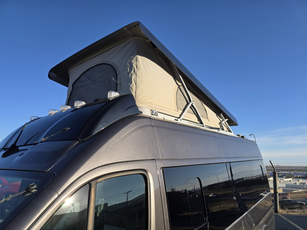 2024 Airstream Rangeline