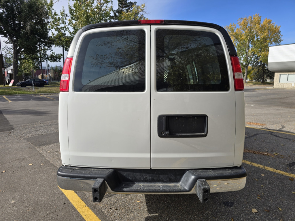 2022 GMC Savana 2500