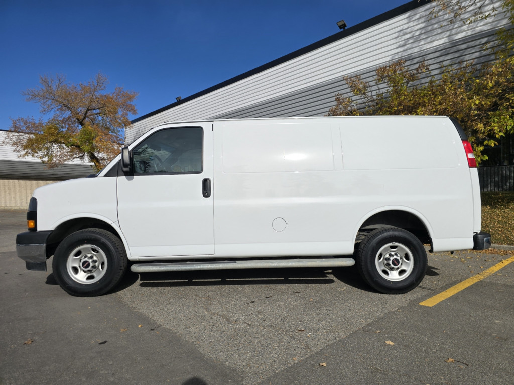 2022 GMC Savana 2500