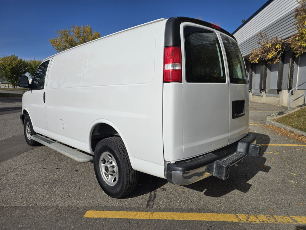 2022 GMC Savana 2500
