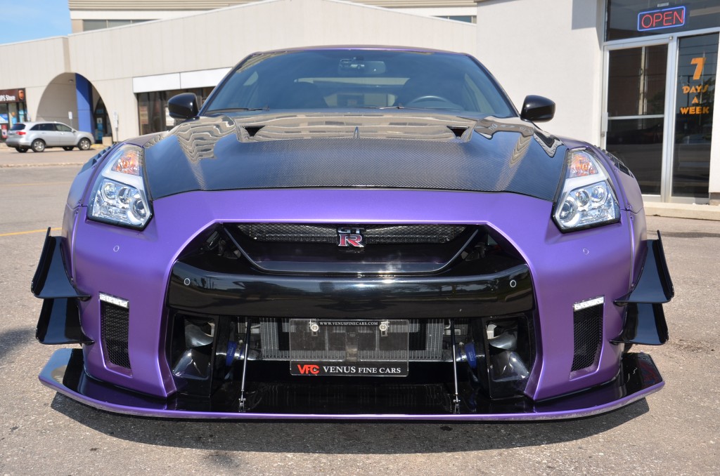Toronto Luxury Car dealership, new and preowned luxury and sport