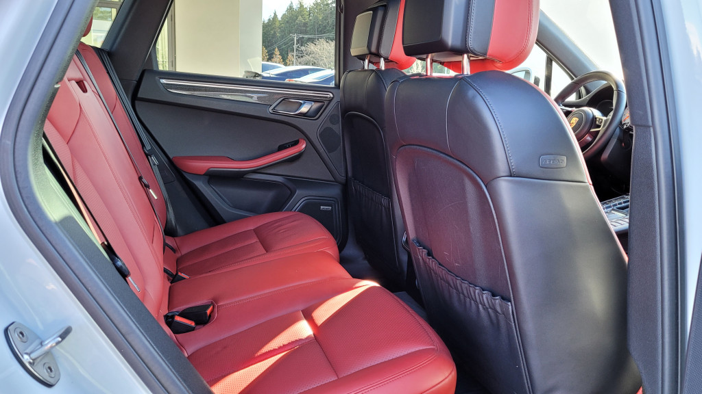 2018-Porsche-Macan