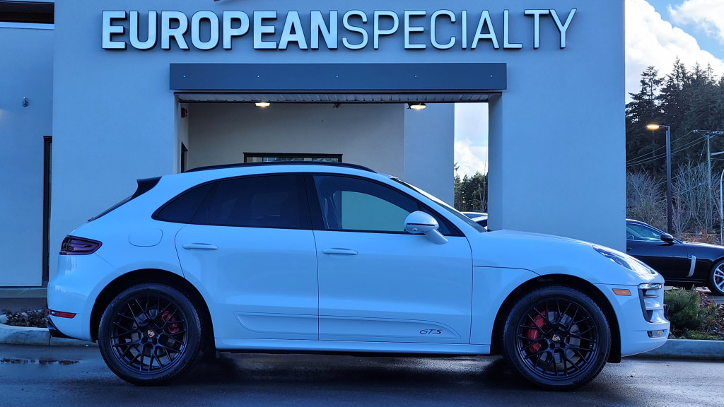 2018-Porsche-Macan