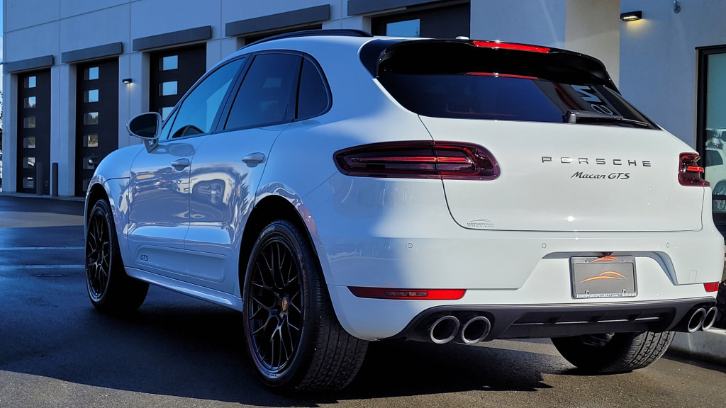 2018-Porsche-Macan