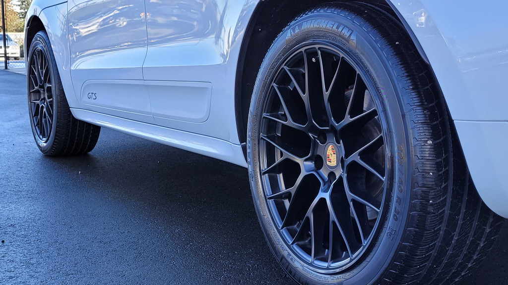 2018-Porsche-Macan