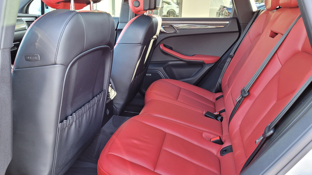 2018-Porsche-Macan