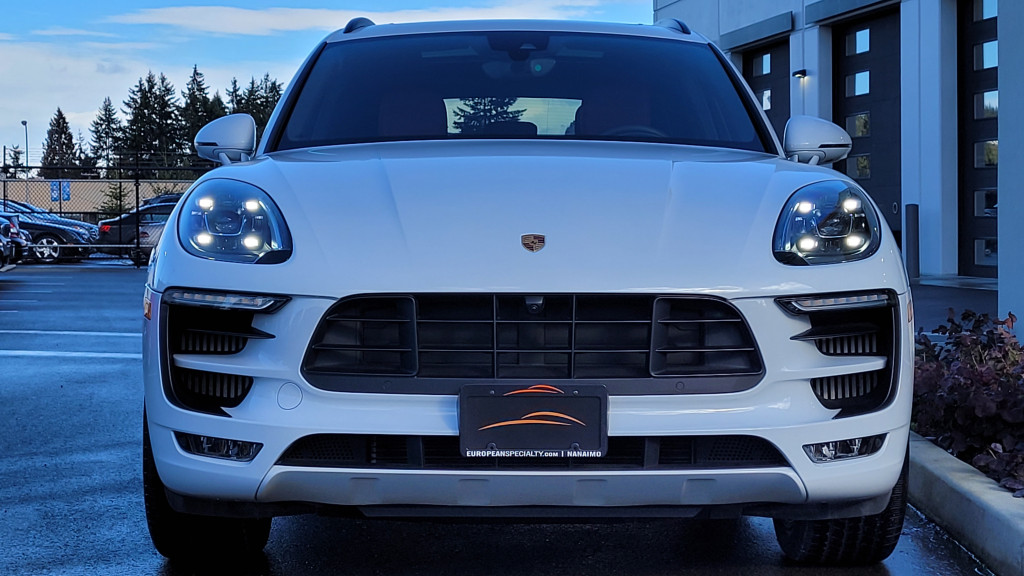 2018-Porsche-Macan