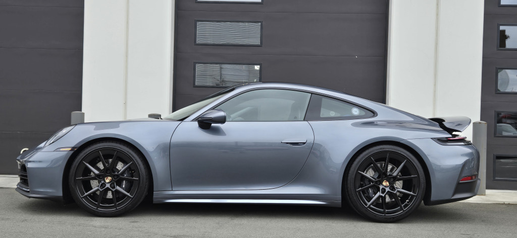 2025-Porsche-911